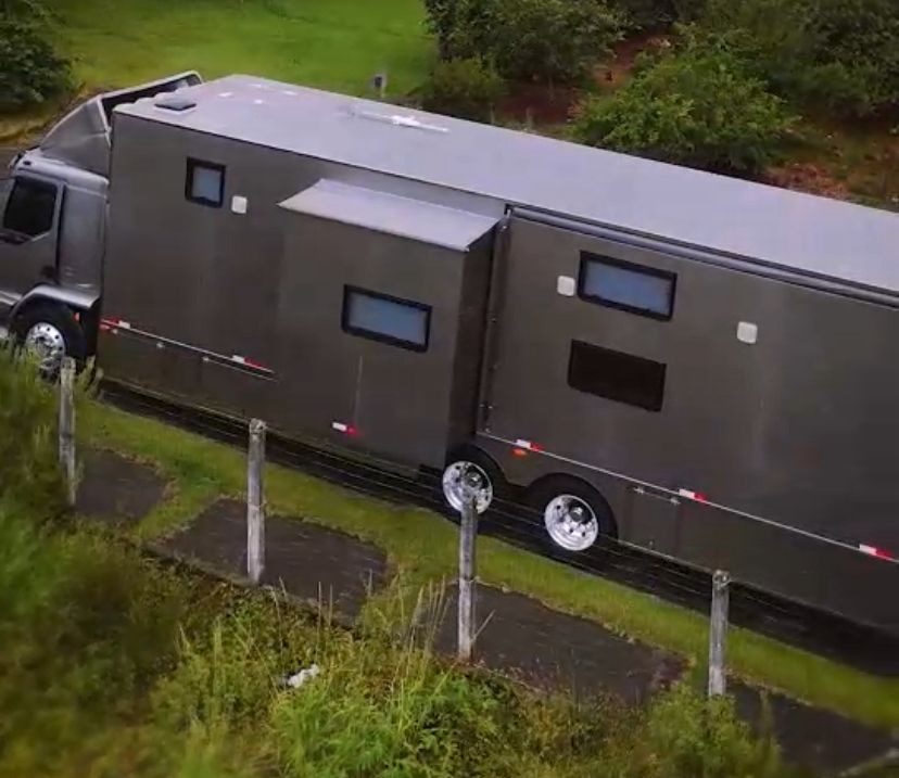 MOTORHOME VOLVO270-07-.jpeg