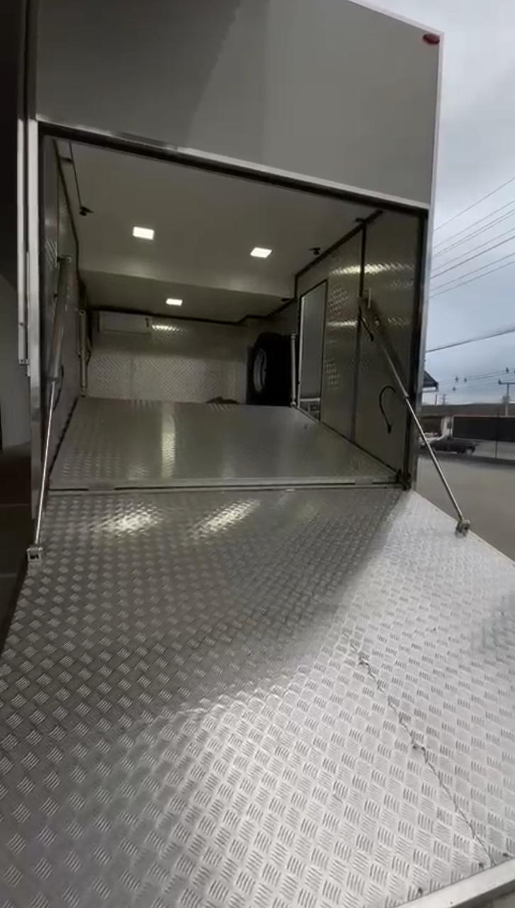 MOTORHOME VOLVO270-05-.jpeg